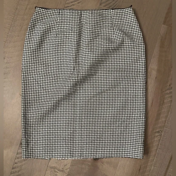 CLASSIC BEAUTIFUL SKIRT WHBM PRINT STRAIGHT SKIRT - Picture 1 of 8